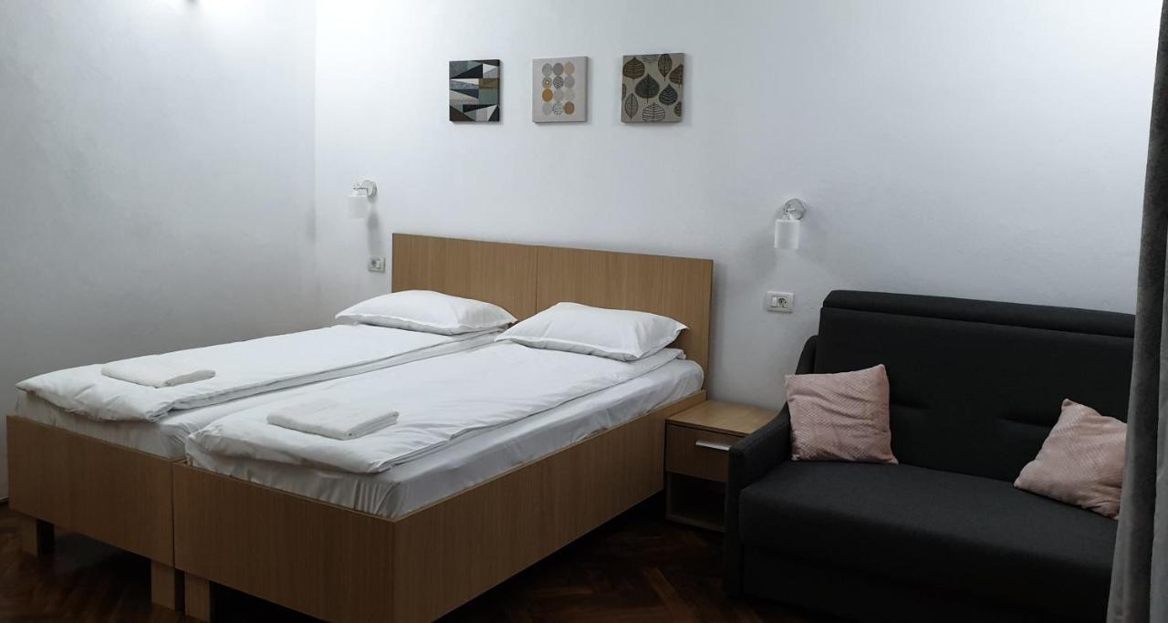 Madalina Apartment Brasov Bagian luar foto